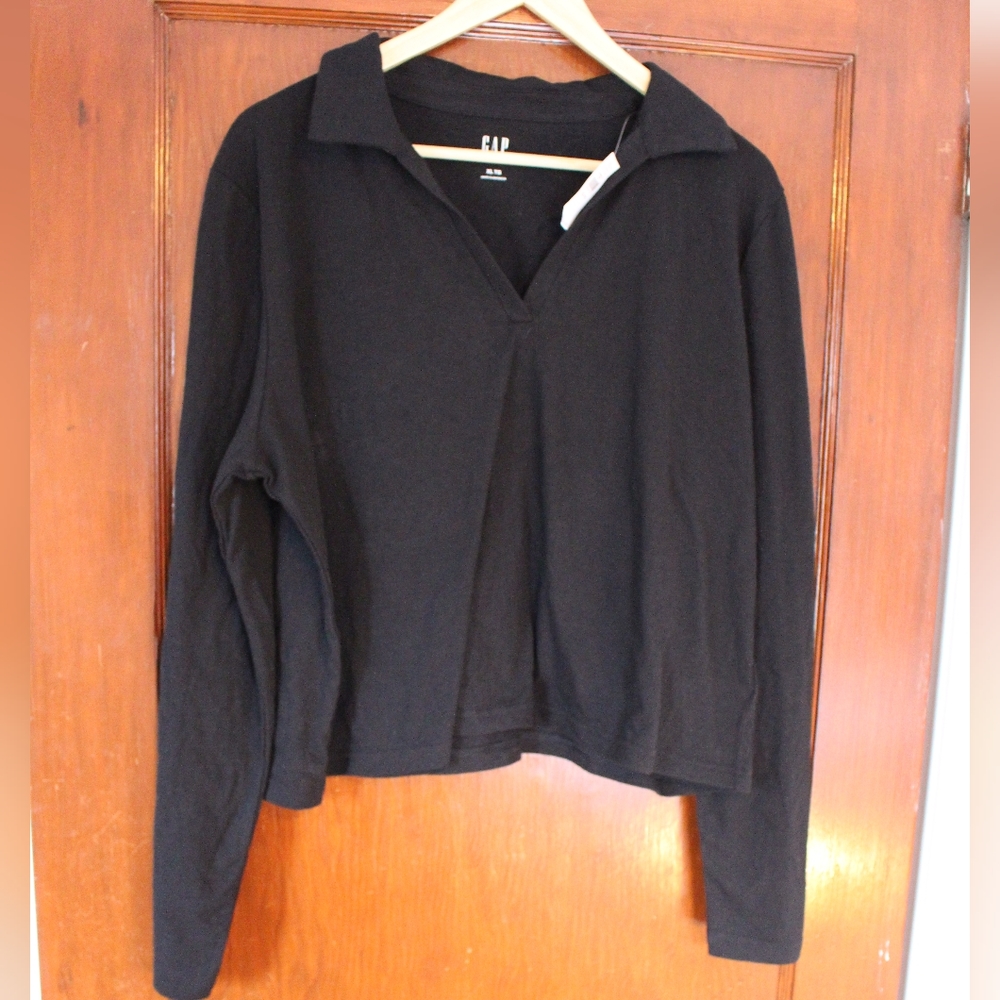 NWT Gap v-neck polo